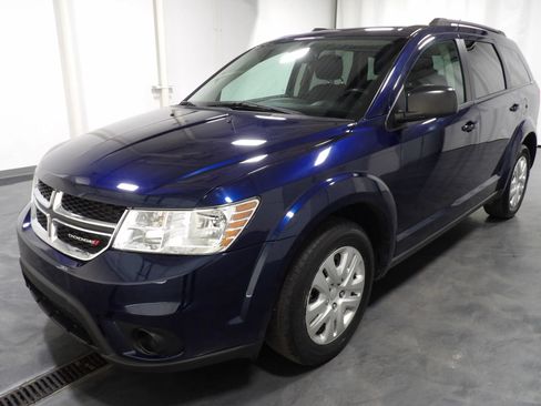 Used 2018 Dodge Journey SE FWD image 3