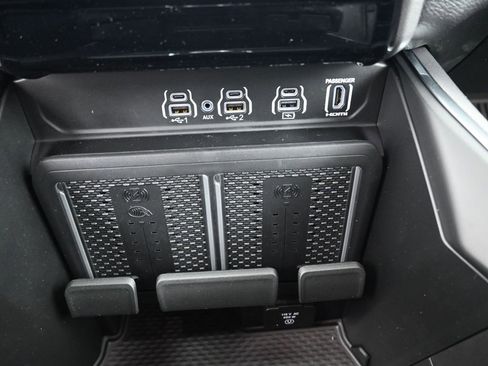 New 2026 RAM 1500 Laramie AWD/4WD image 6