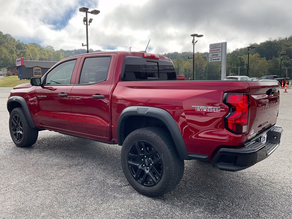 Used 2024 Chevrolet Colorado Trail Boss w/ Technology Package AWD/4WD image 4