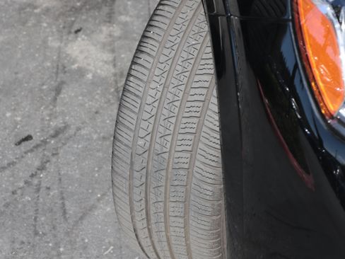 Used 2024 Mercedes-Benz GLE 350 4MATIC image 3