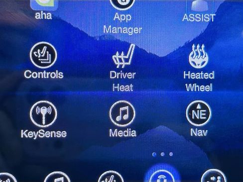 Used 2017 Chrysler Pacifica Touring-L Plus image 18