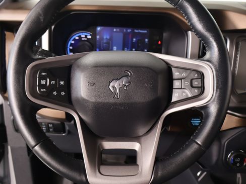 Used 2023 Ford Bronco Outer Banks AWD/4WD image 3