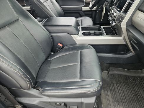 Used 2022 Ford F250 Lariat w/ Lariat Value Package AWD/4WD image 13