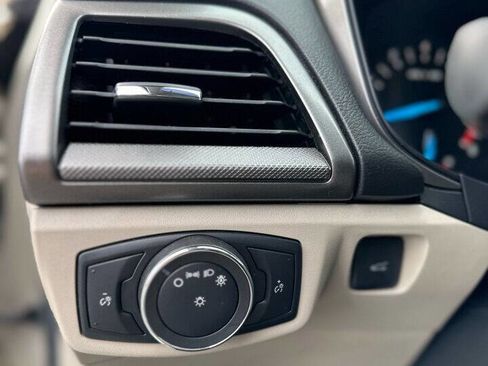 Used 2017 Ford Fusion SE image 22