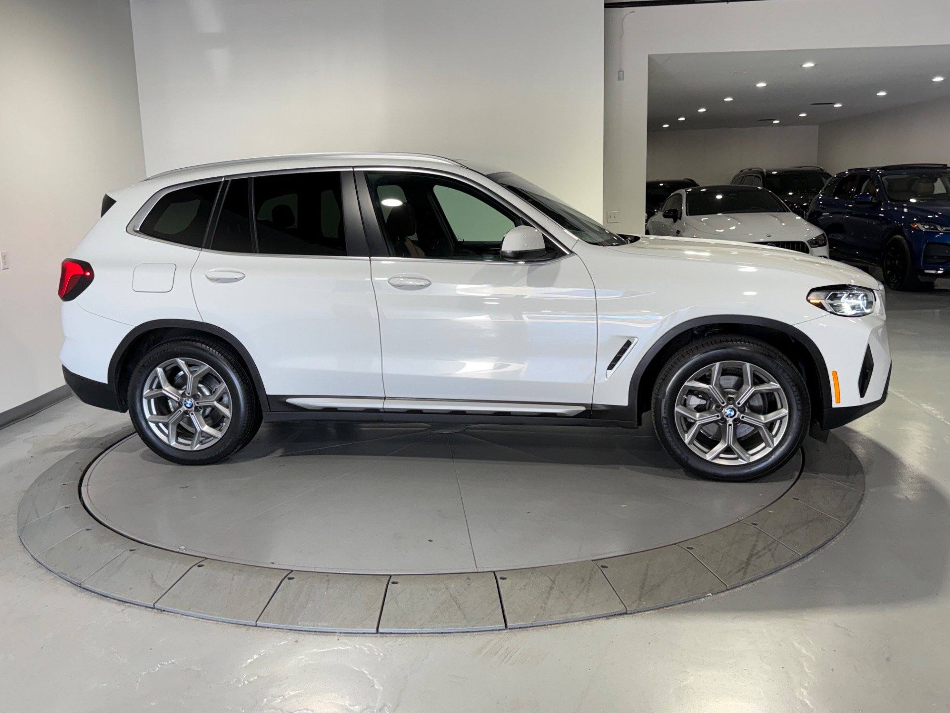 Used 2024 BMW X3 xDrive30i w/ Convenience Package AWD/4WD image 9