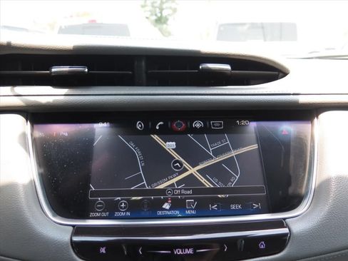Used 2017 Cadillac XT5 Luxury w/ Driver Awareness Package FWD image 17