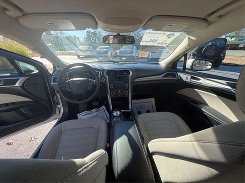 Used 2018 Ford Fusion S image 40