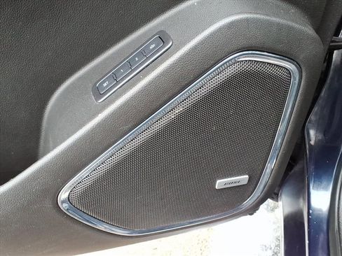 Used 2018 Chevrolet Suburban LT w/ LT Signature Package image 17