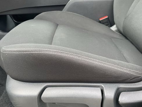 Used 2024 Nissan Rogue S image 22