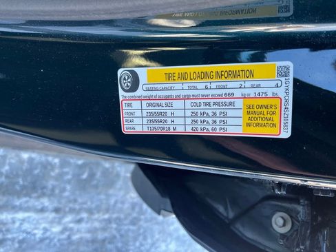 Used 2025 Cadillac XT6 Premium Luxury w/ LPO, Floor Liner Package image 34