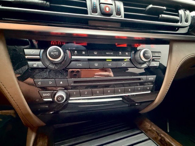 Used 2017 BMW X5 xDrive50i AWD/4WD image 9