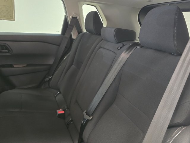 Used 2025 Nissan Rogue S FWD image 23