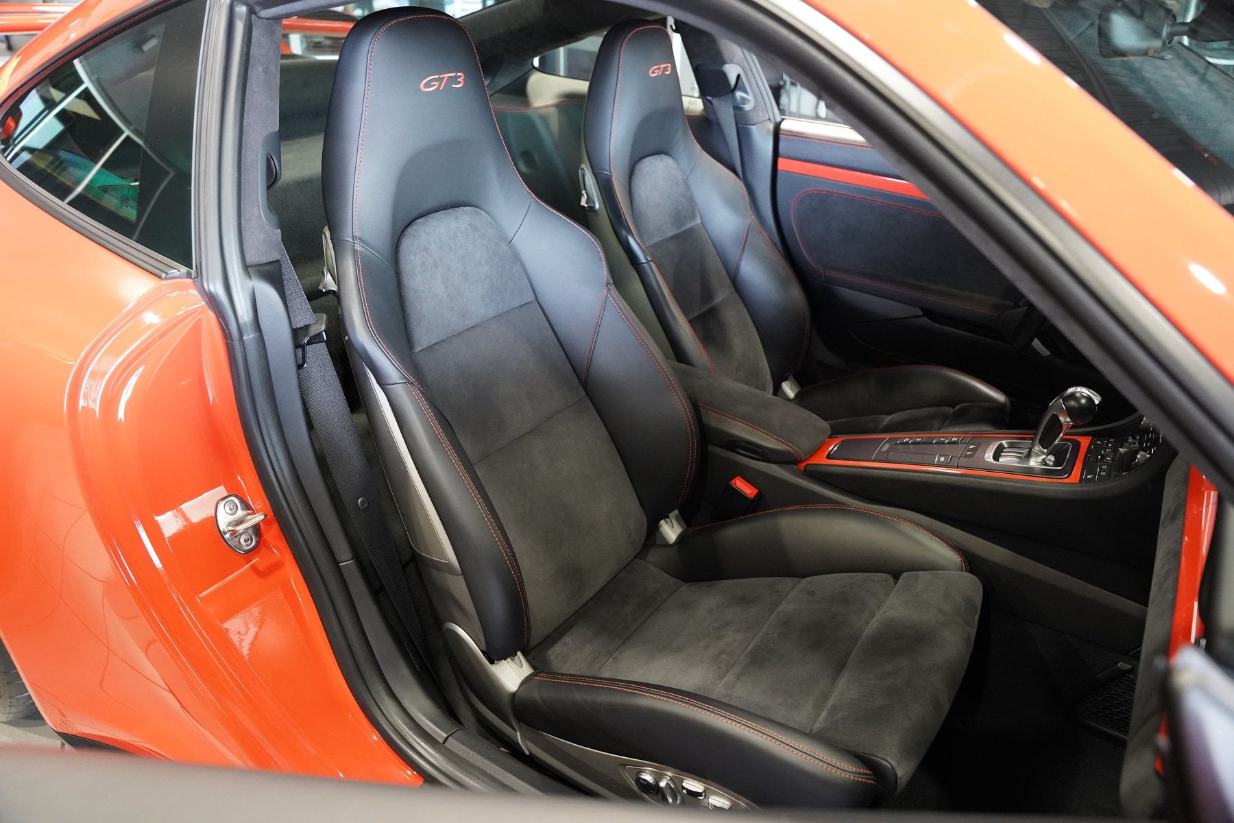 Used 2018 Porsche 911 GT3 RWD image 42
