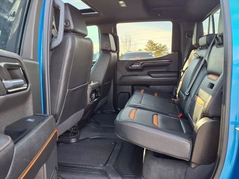 Used 2023 GMC Sierra 1500 AT4 w/ AT4 Premium Package image 32