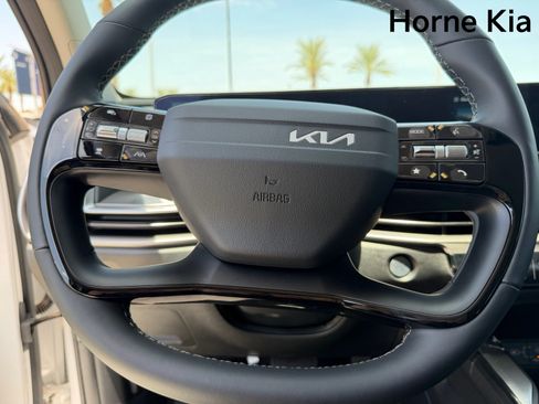 New 2026 Kia Sorento LX FWD image 12