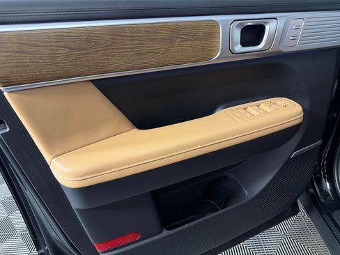 Used 2025 Hyundai Santa Fe Limited image 27