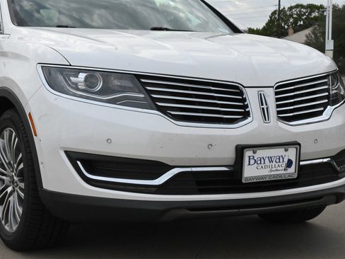 Used 2017 Lincoln MKX Reserve w/ Driver Assistance Package image 28