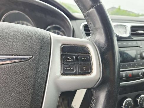 Used 2013 Chrysler 200 Limited FWD image 11