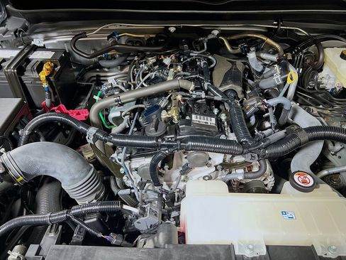 Certified 2025 Toyota Tacoma SR5 AWD/4WD image 26