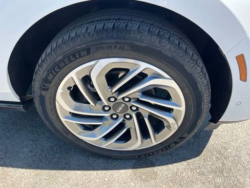 Used 2025 Lincoln Navigator Reserve AWD/4WD image 15