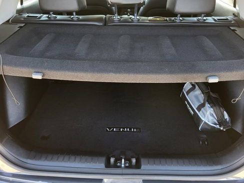 Certified 2024 Hyundai Venue Limited image 9