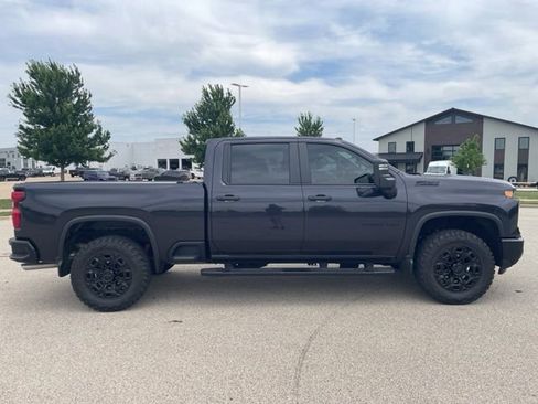 Used 2024 Chevrolet Silverado 2500 Custom w/ Custom Value Package AWD/4WD image 2