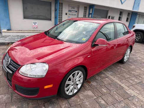 Used 2010 Volkswagen Jetta Wolfsburg Edition FWD image 4