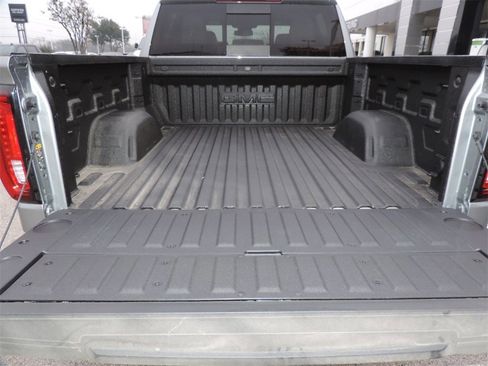 New 2026 GMC Sierra 1500 SLT image 16