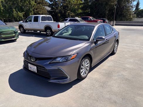 Used 2024 Toyota Camry LE w/ Convenience Package FWD image 1