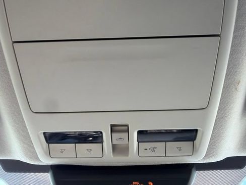 Used 2021 MAZDA MAZDA3 s FWD image 35