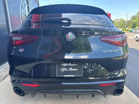 Used 2023 Alfa Romeo Stelvio Veloce AWD/4WD image 10