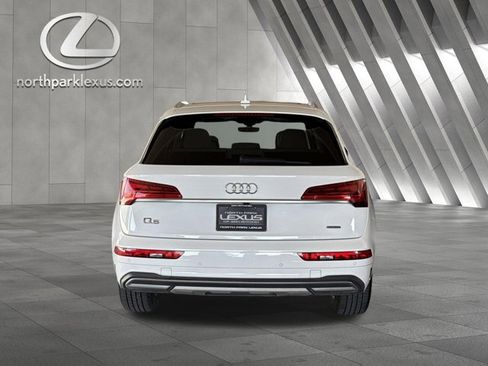 Used 2021 Audi Q5 2.0T Premium w/ Convenience Package AWD/4WD image 28