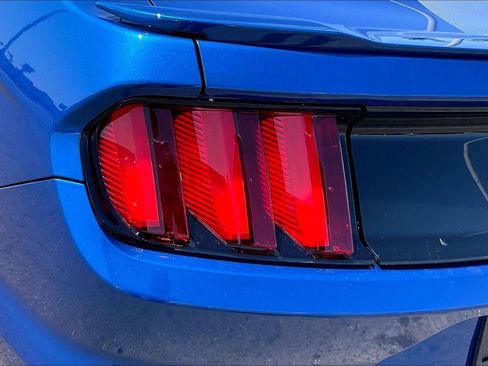 Used 2017 Ford Mustang GT Premium w/ Equipment Group 401A RWD image 26