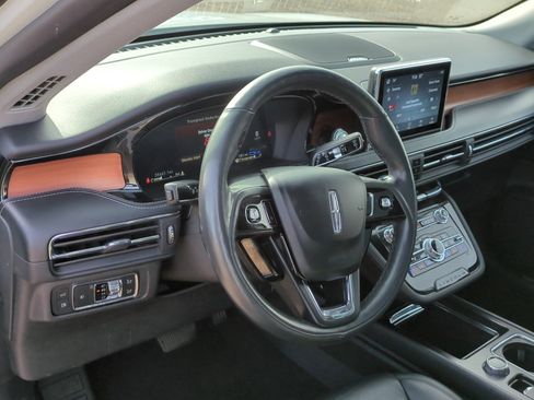 Used 2021 Lincoln Corsair Grand Touring image 13