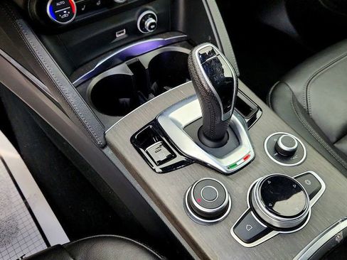 Used 2022 Alfa Romeo Stelvio Ti image 15