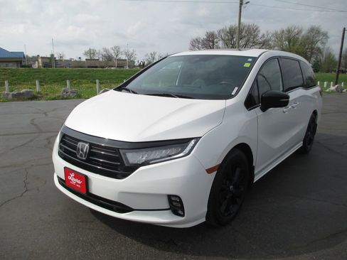 Used 2023 Honda Odyssey Sport image 11