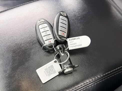 Used 2017 Nissan Pathfinder SL w/ SL Premium Package FWD image 24