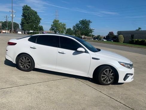 Used 2019 Kia Optima EX w/ EX Premium Package FWD image 11
