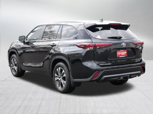 Certified 2026 Toyota Highlander XLE image 5