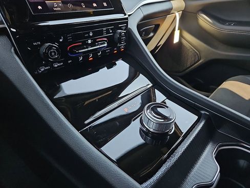 New 2025 Jeep Grand Cherokee L Laredo image 20