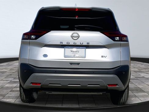 Used 2023 Nissan Rogue SV image 6