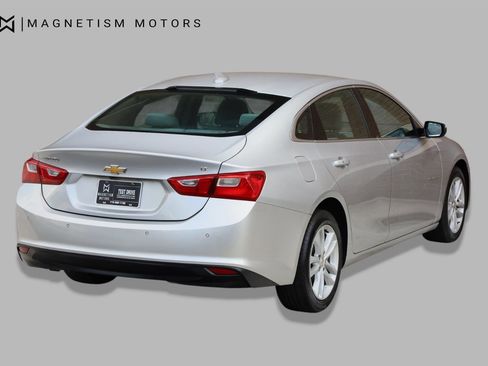 Used 2018 Chevrolet Malibu LT w/ Driver Confidence Package FWD image 7