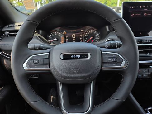 New 2026 Jeep Compass Latitude AWD/4WD image 18