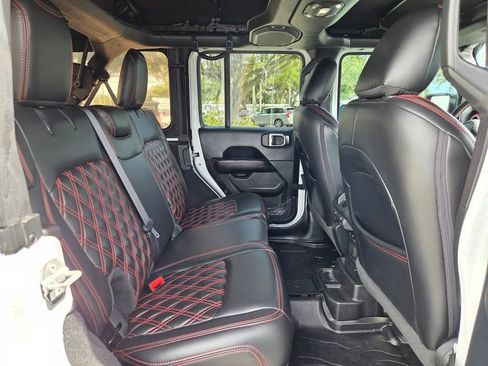 Used 2018 Jeep Wrangler Unlimited Rubicon AWD/4WD image 21