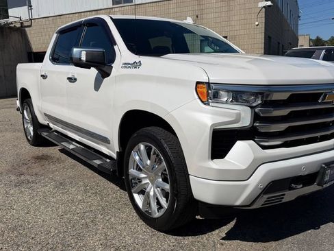 Used 2023 Chevrolet Silverado 1500 High Country w/ High Country Premium Package AWD/4WD image 8