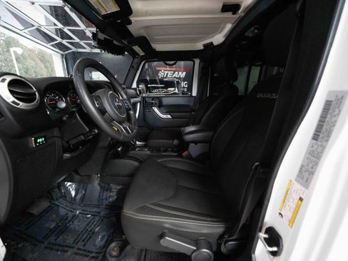 Used 2016 Jeep Wrangler Unlimited Sahara w/ Trailer Tow Group image 9
