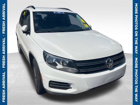 Used 2018 Volkswagen Tiguan Limited w/ Premium Package FWD image 1