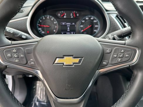 Used 2025 Chevrolet Malibu RS FWD image 23
