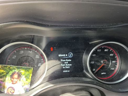 Used 2023 Dodge Charger SXT image 5