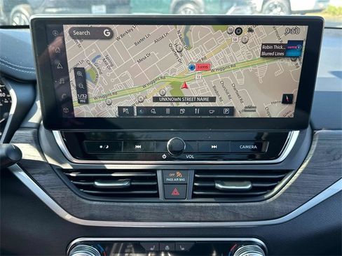 New 2025 Nissan Altima 2.5 SL image 13